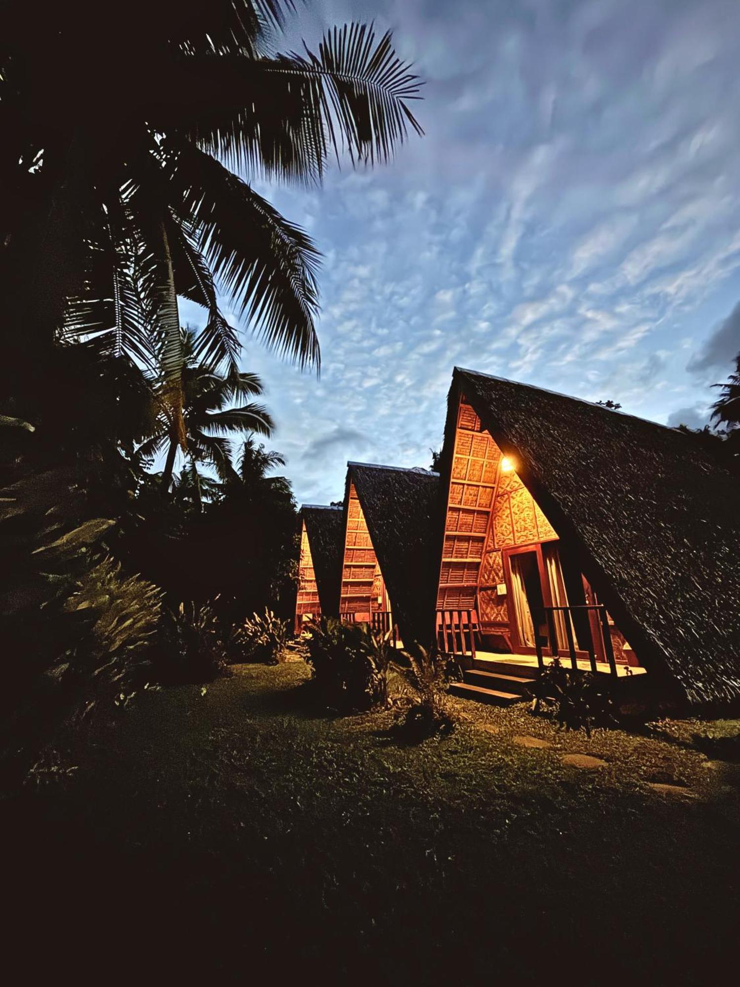 Triangle Palms Siargao Villa เจเนอรัลลูนา ภายนอก รูปภาพ