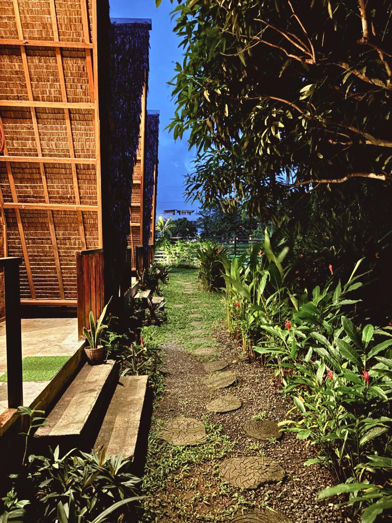 Triangle Palms Siargao Villa เจเนอรัลลูนา ภายนอก รูปภาพ